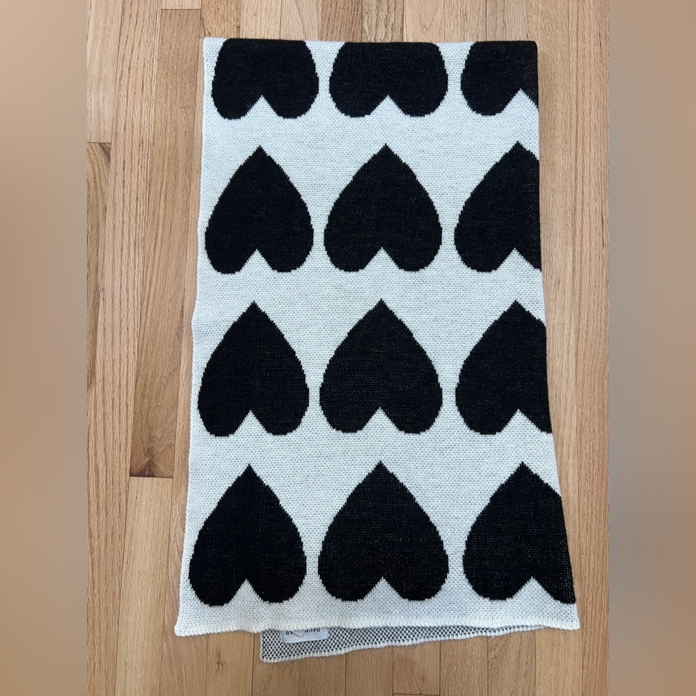 Baublebar Black Cream Wrapped In Love Custom Heart Blanket Letter W - Picture 5 of 6